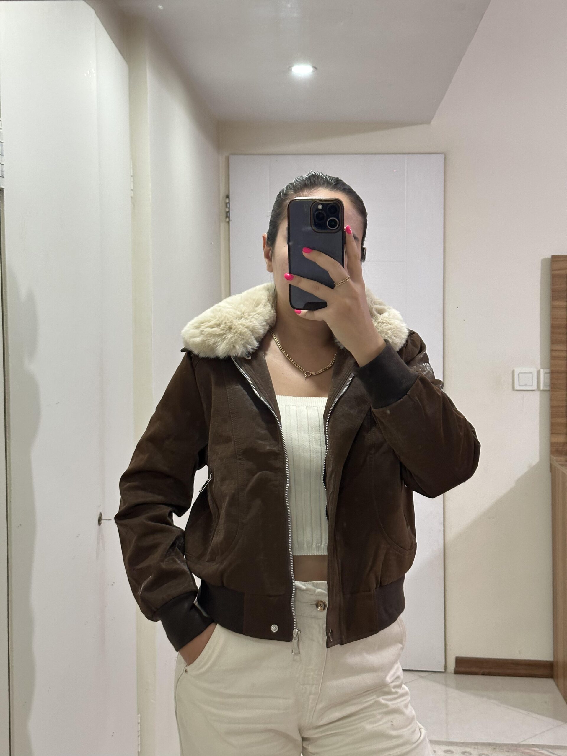 کاپشن زنانه آستر پشمی با یقه خزدار – رنگ قهوه ای – بایکراس